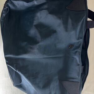 💙 Lululemon Oversized Nylon Gym/Travel Duffel – Navy Blue 💙